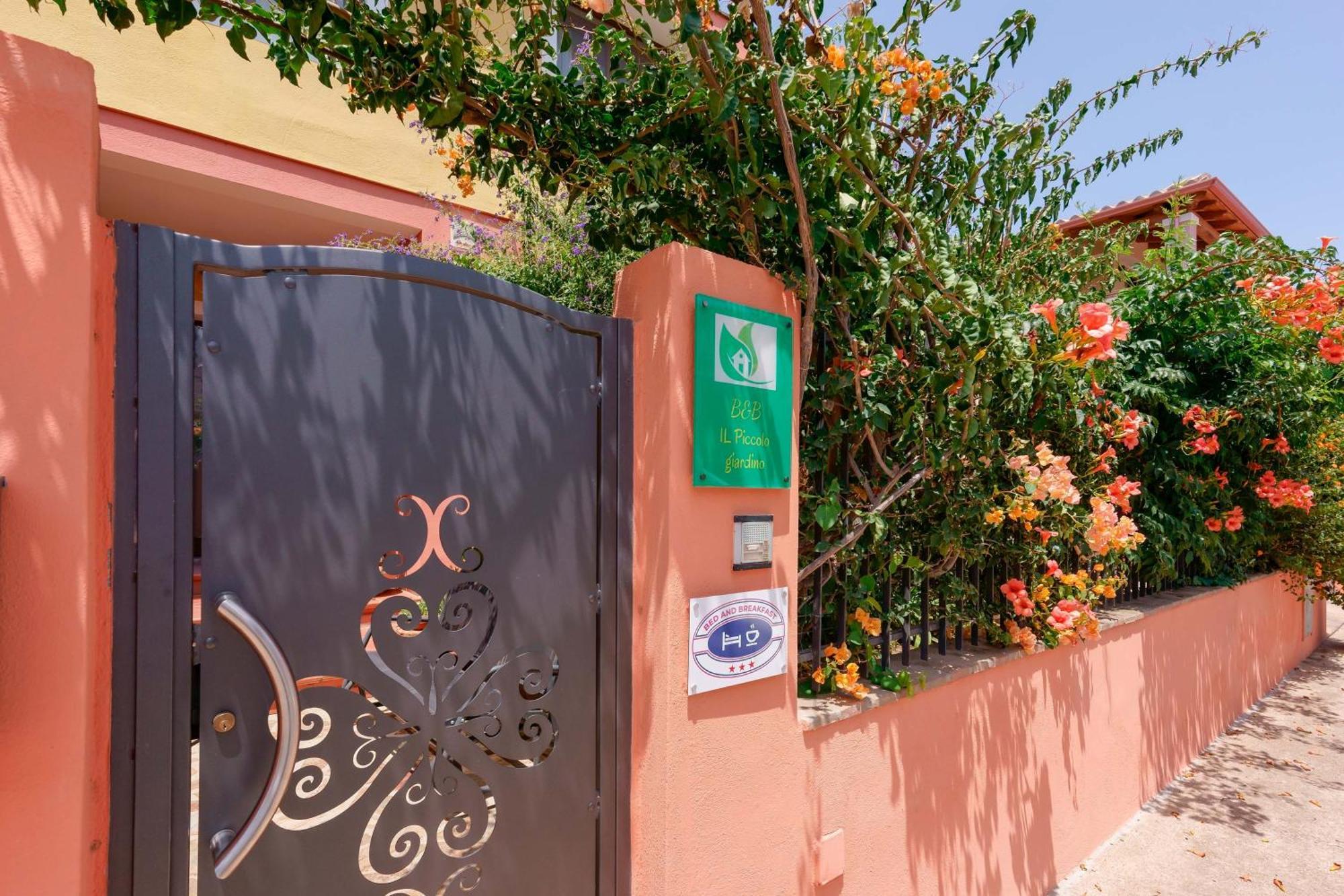 Il Piccolo Giardino Rooms & Breakfast Villasimius Exterior foto